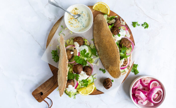 Gevulde pita met jackfruit balletjes